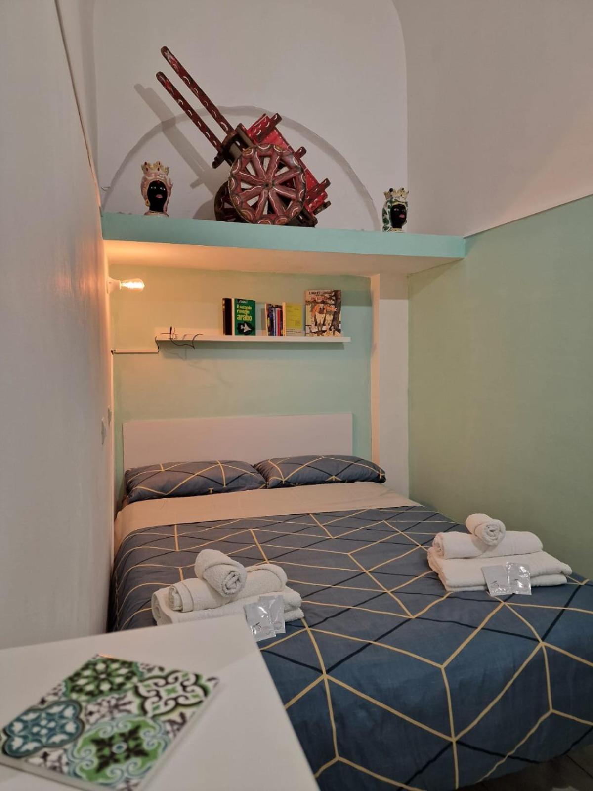 Old Town Mizzica Apartment Catania Ngoại thất bức ảnh